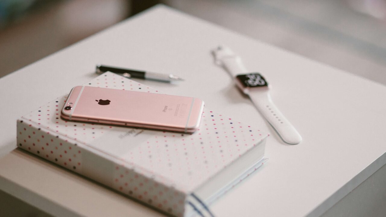 pinkiphone_book