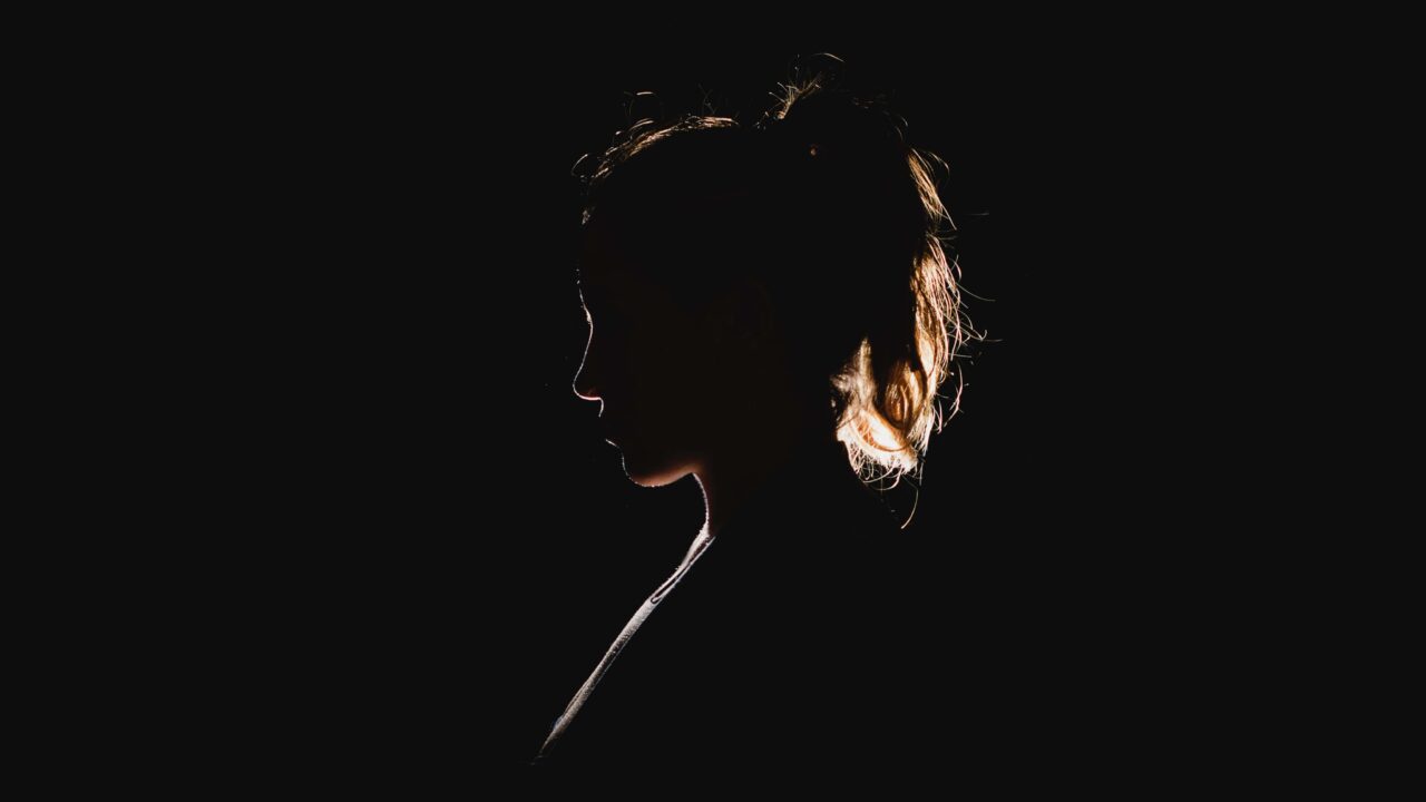single_woman_black